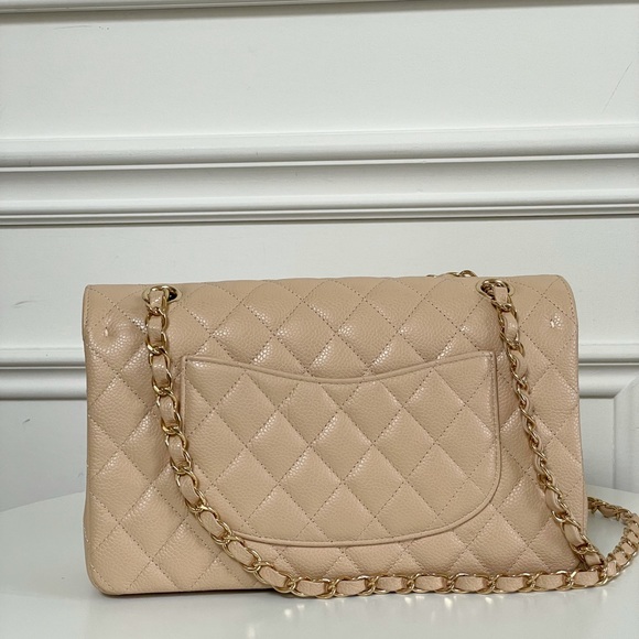โSOLDโ Chanel M Classic Double Flap - Picture 3 of 16